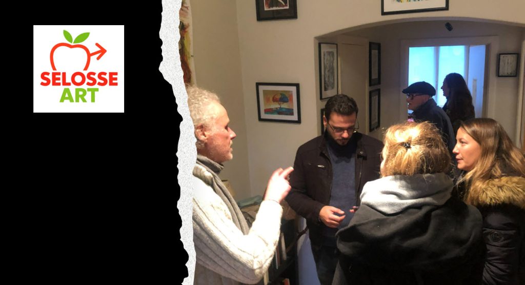 Exposition Selosse ART à Bruxelles : Jérôme Selosse présente ses œuvres et échange avec les visiteurs dans la galerie/atelier.